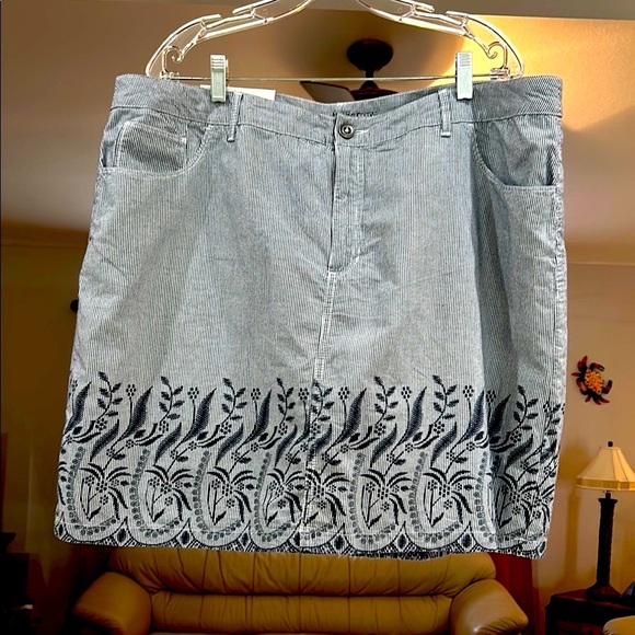 NWT Croft & Barrow Mid Rise Seer Sucker Women's Skort Size 16W - Picture 2 of 9